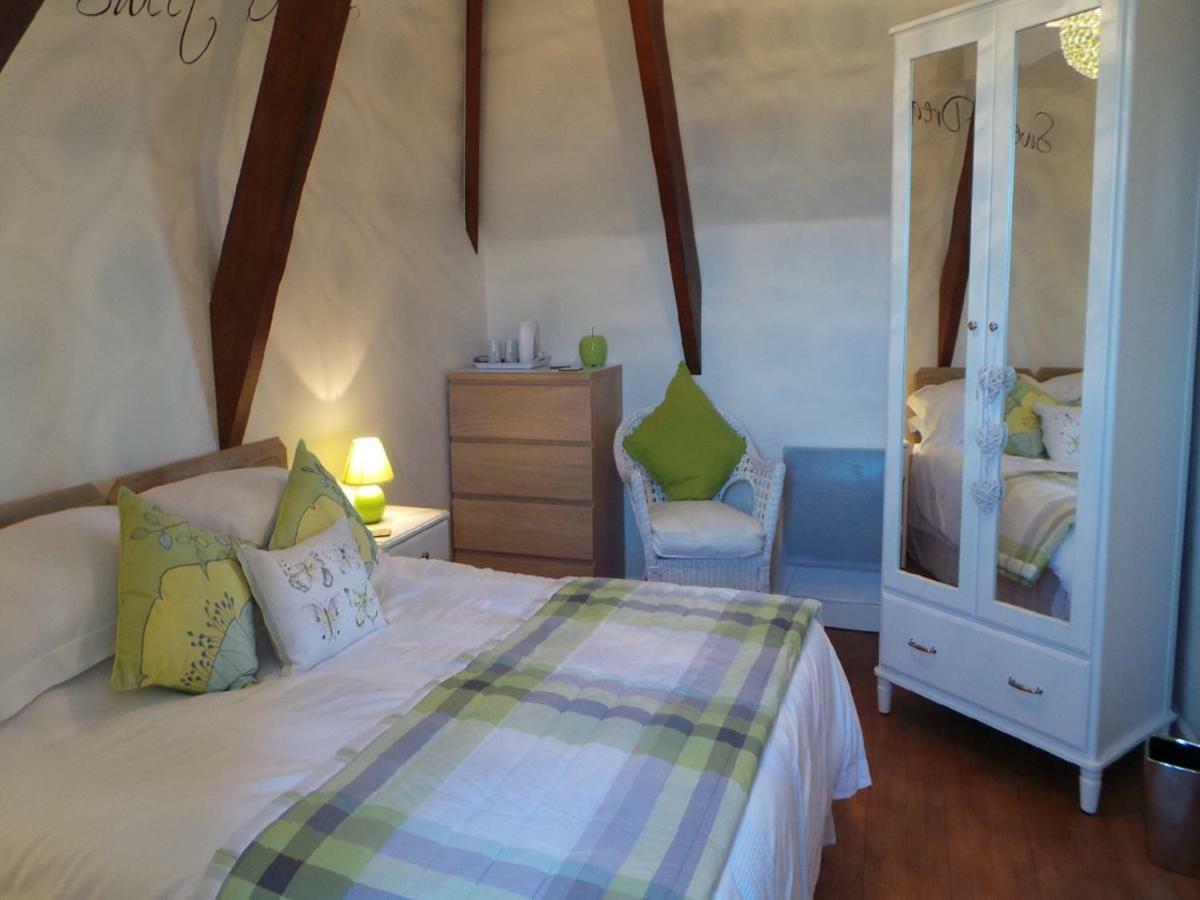 Le Montaigne Bed & Breakfast Saint-Alvère Екстериор снимка