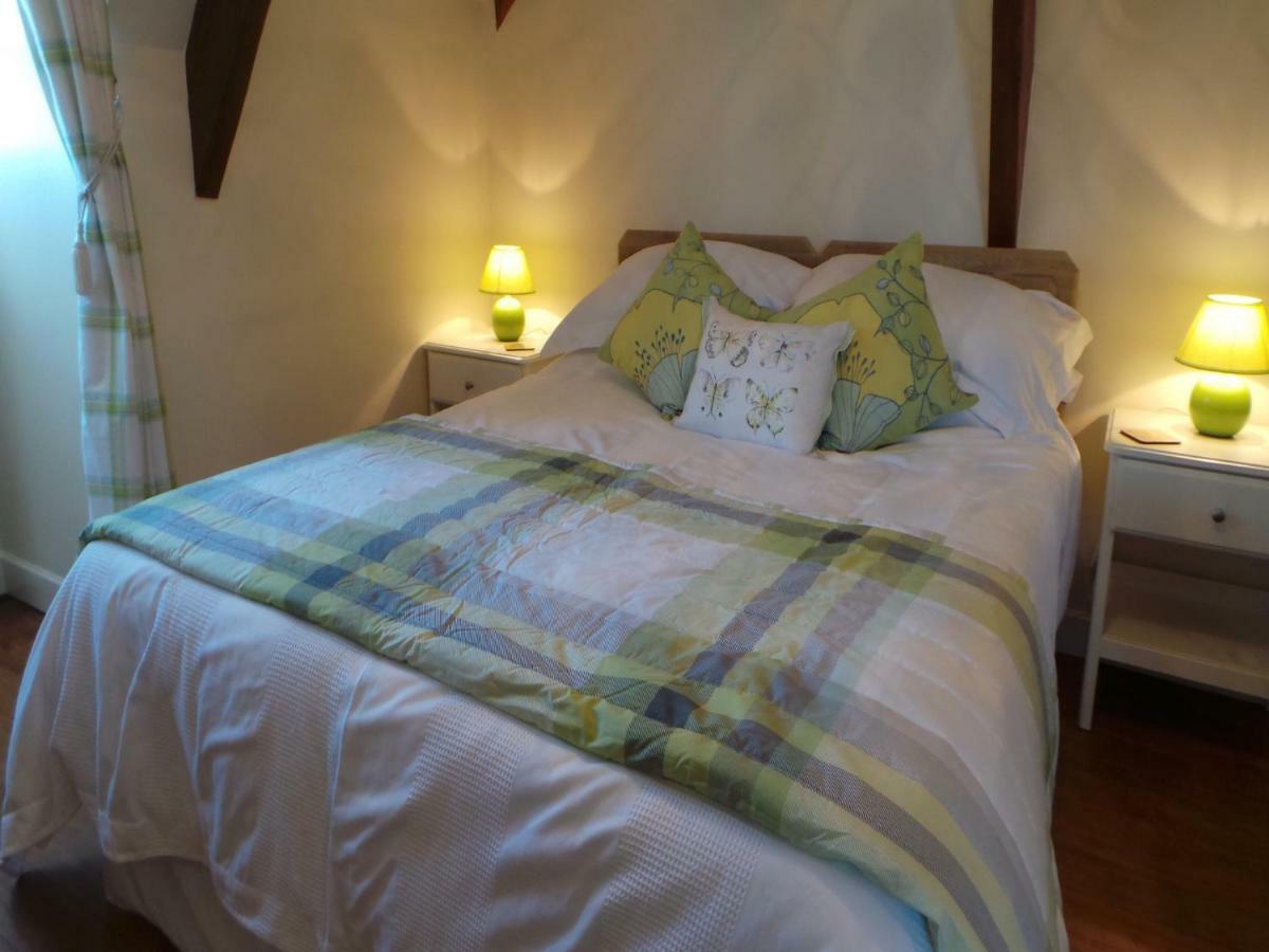 Le Montaigne Bed & Breakfast Saint-Alvère Екстериор снимка