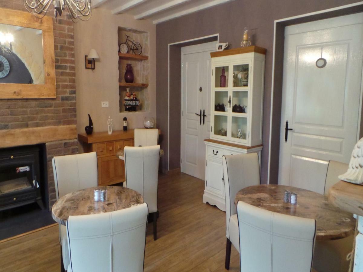Le Montaigne Bed & Breakfast Saint-Alvère Екстериор снимка