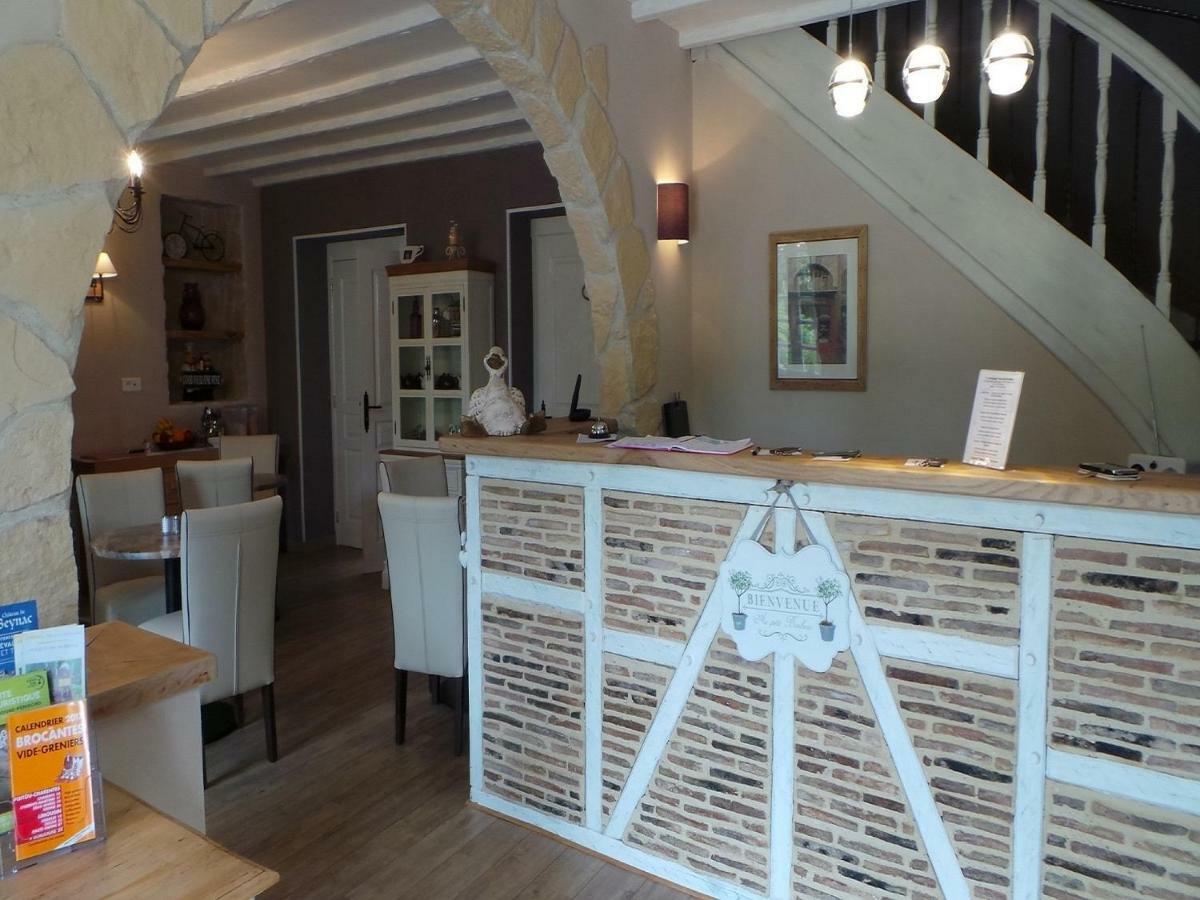Le Montaigne Bed & Breakfast Saint-Alvère Екстериор снимка