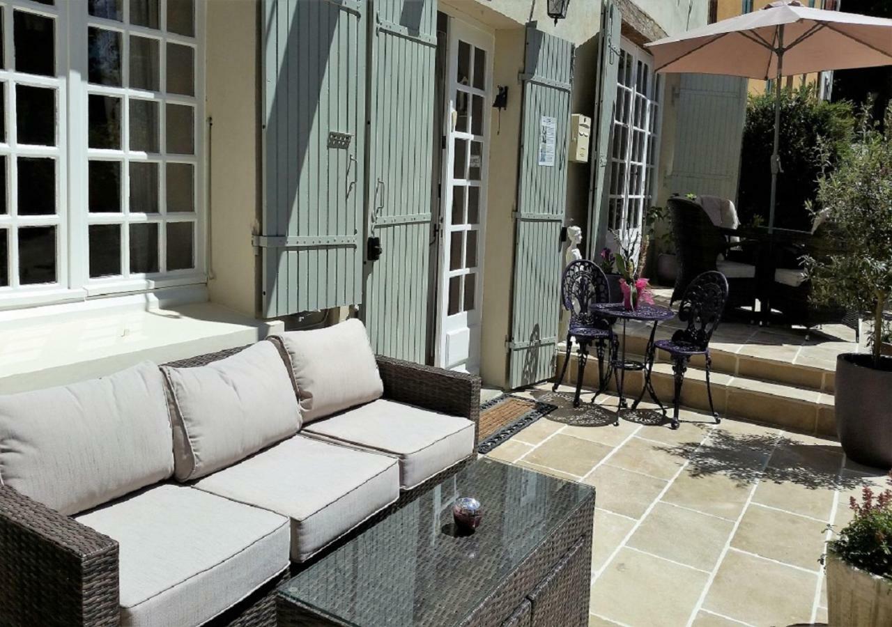 Le Montaigne Bed & Breakfast Saint-Alvère Екстериор снимка